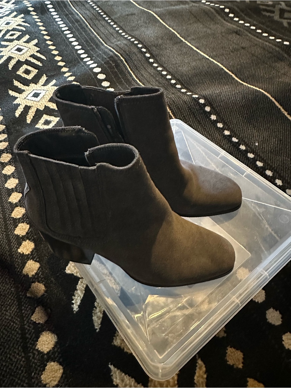 Blondo Dark Gray Suede Ankle Booties with Block Heel NEW size 7